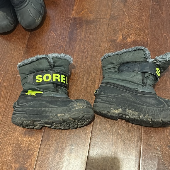 Sorel winter boots - Picture 2 of 5